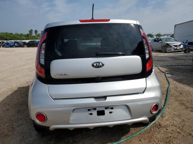 KNDJP3A57J7598964 - 2018 KIA SOUL + SILVER photo 6