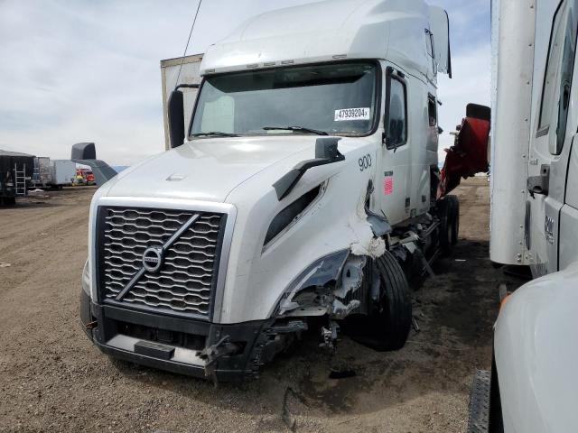 4V4NC9EH7KN215417 - 2019 VOLVO VN VNL WHITE photo 2