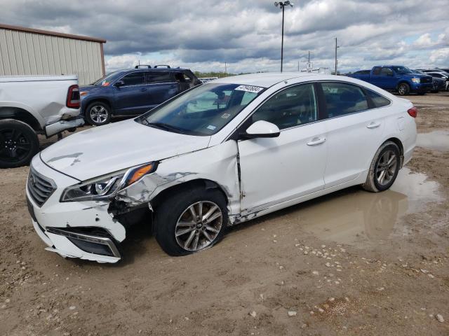 5NPE24AF7FH159698 - 2015 HYUNDAI SONATA SE WHITE photo 1