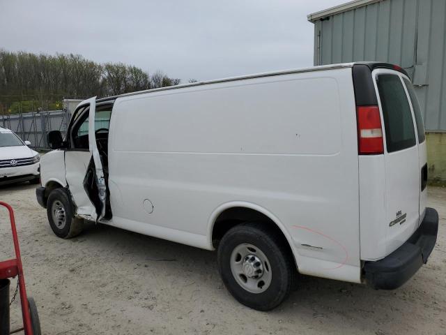 1GCWGFCF9F1173396 - 2015 CHEVROLET EXPRESS G2 WHITE photo 2