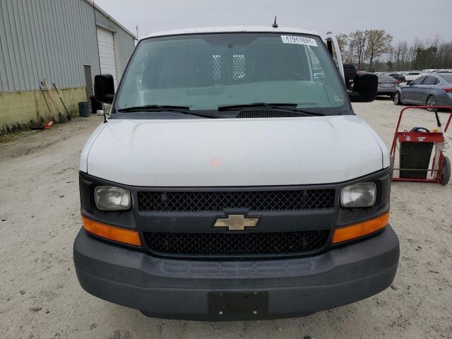 1GCWGFCF9F1173396 - 2015 CHEVROLET EXPRESS G2 WHITE photo 5