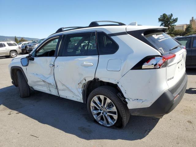 2T3A1RFV8PW377657 - 2023 TOYOTA RAV4 XLE PREMIUM WHITE photo 2