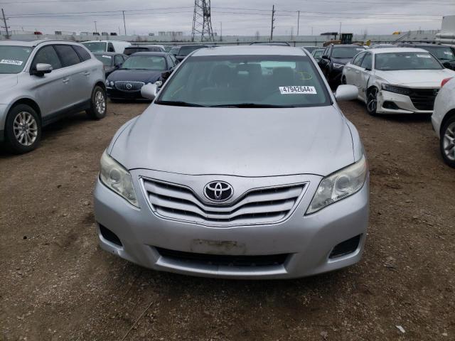 4T4BF3EK5BR183203 - 2011 TOYOTA CAMRY BASE SILVER photo 5