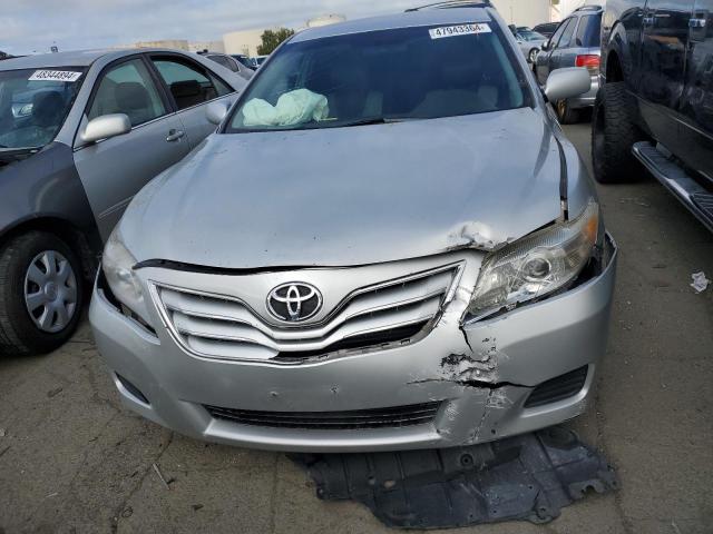 4T1BF3EK0AU517615 - 2010 TOYOTA CAMRY BASE SILVER photo 5