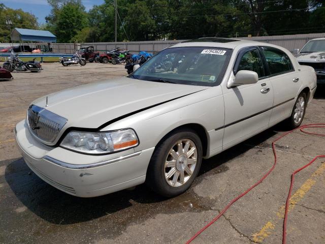 1LNHM82W67Y615778 - 2007 LINCOLN TOWN CAR SIGNATURE LIMITED WHITE photo 1