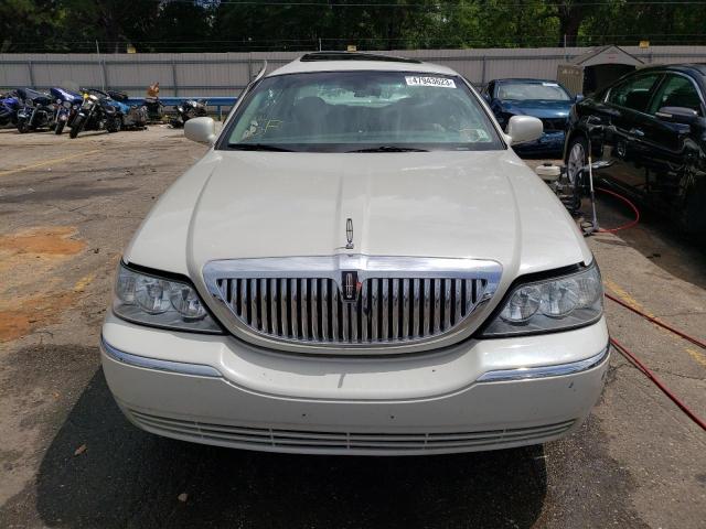 1LNHM82W67Y615778 - 2007 LINCOLN TOWN CAR SIGNATURE LIMITED WHITE photo 5