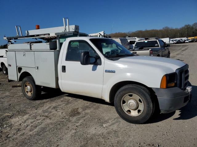 1FDSF30556EB51332 - 2006 FORD F350 SRW SUPER DUTY WHITE photo 4