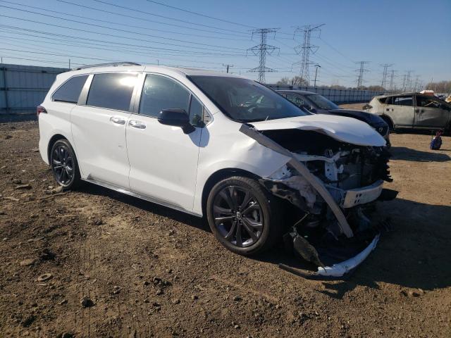 5TDDRKEC4NS075911 - 2022 TOYOTA SIENNA XSE WHITE photo 4