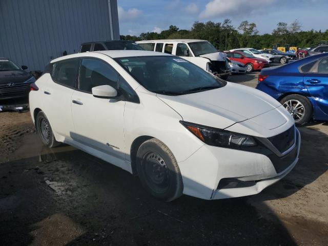 1N4AZ1CP7KC318942 - 2019 NISSAN LEAF S WHITE photo 4