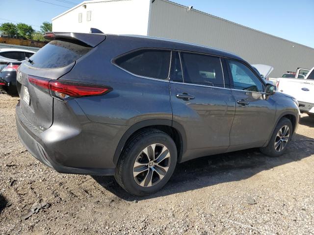 5TDGZRAH0NS538781 - 2022 TOYOTA HIGHLANDER XLE GRAY photo 3