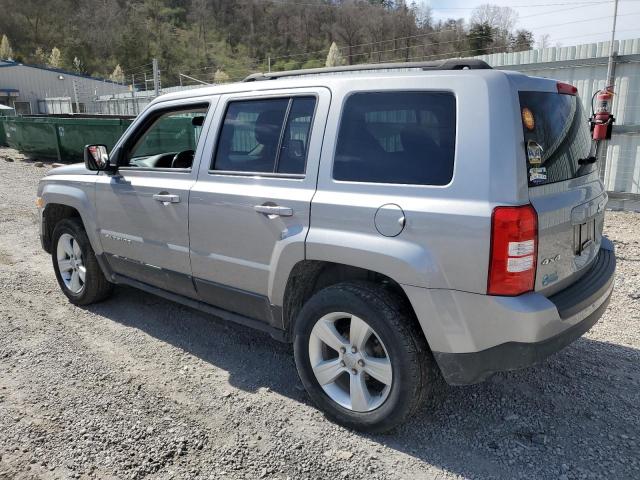 1C4NJRFB6GD664161 - 2016 JEEP PATRIOT LATITUDE SILVER photo 2