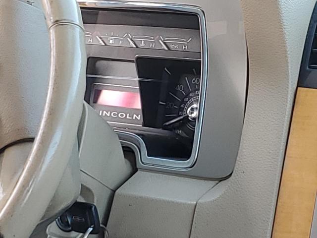 5LMFU28507LJ18464 - 2007 LINCOLN NAVIGATOR 白色 照片 9