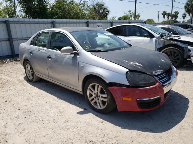 3VWEF71KX7M069554 - 2007 VOLKSWAGEN JETTA WOLFSBURG ნაცრისფერი ფოტო 4