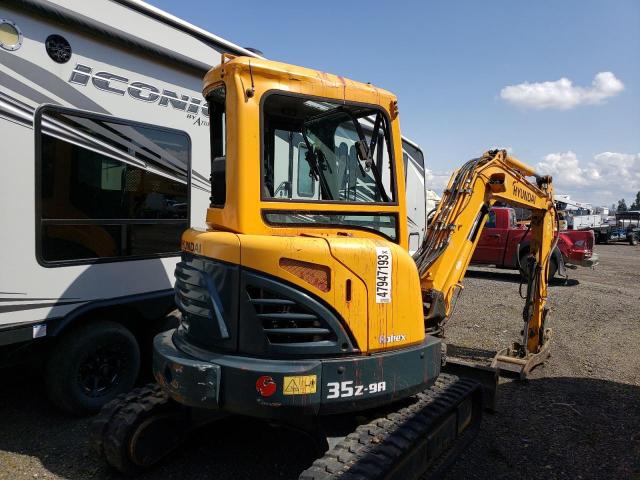 HHKHMH04VJ0000588 - 2018 HYUNDAI EXCAVATOR ORANGE photo 4