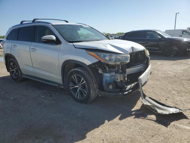 5TDKKRFHXGS160558 - 2016 TOYOTA HIGHLANDER XLE WHITE photo 4