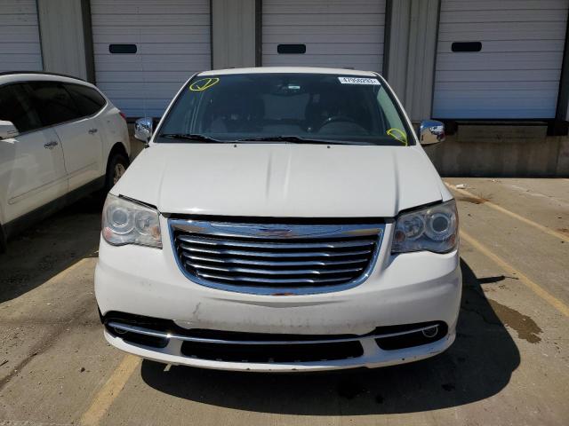2C4RC1GG5DR779706 - 2013 CHRYSLER TOWN & COU LIMITED WHITE photo 5