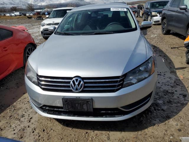 1VWAS7A36EC118699 - 2014 VOLKSWAGEN PASSAT S SILVER photo 5