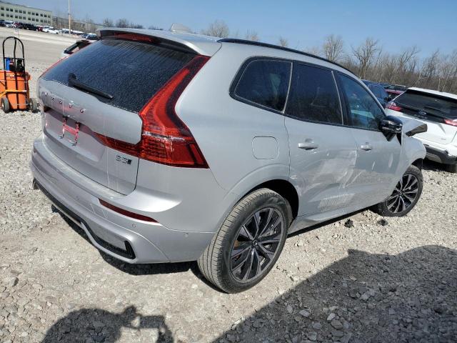 YV4L12RL8R1775153 - 2024 VOLVO XC60 PLUS SILVER photo 3