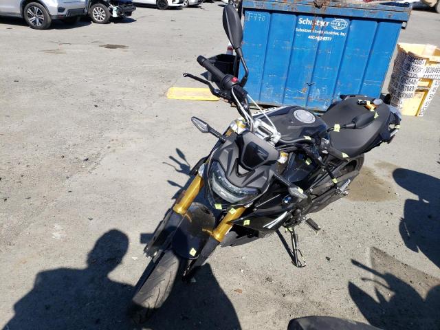 WB30G4303NRA37598 - 2022 BMW G310 R BLACK photo 2