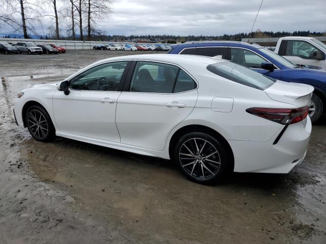 4T1G11AKXRU232768 - 2024 TOYOTA CAMRY SE NIGHT SHADE WHITE photo 2