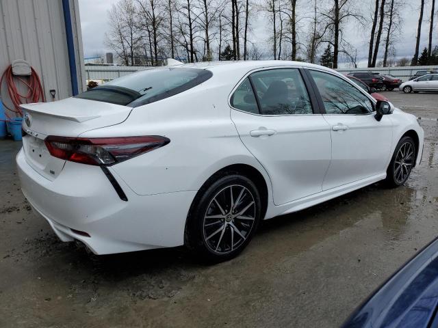 4T1G11AKXRU232768 - 2024 TOYOTA CAMRY SE NIGHT SHADE WHITE photo 3