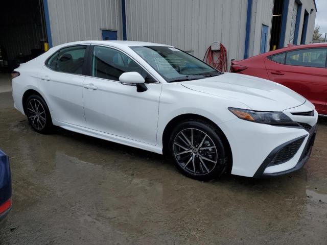 4T1G11AKXRU232768 - 2024 TOYOTA CAMRY SE NIGHT SHADE WHITE photo 4