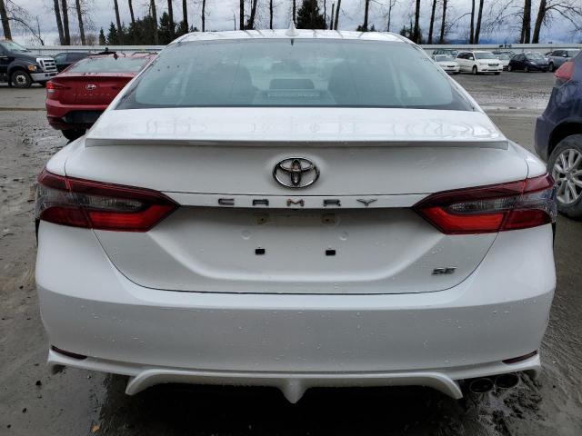 4T1G11AKXRU232768 - 2024 TOYOTA CAMRY SE NIGHT SHADE WHITE photo 6