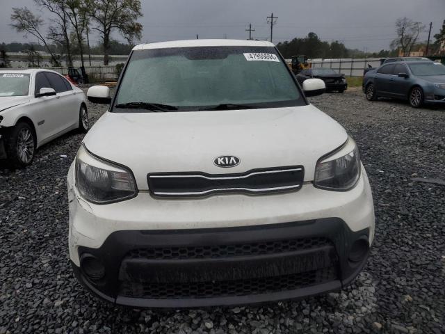 KNDJN2A2XJ7506266 - 2018 KIA SOUL WHITE photo 5