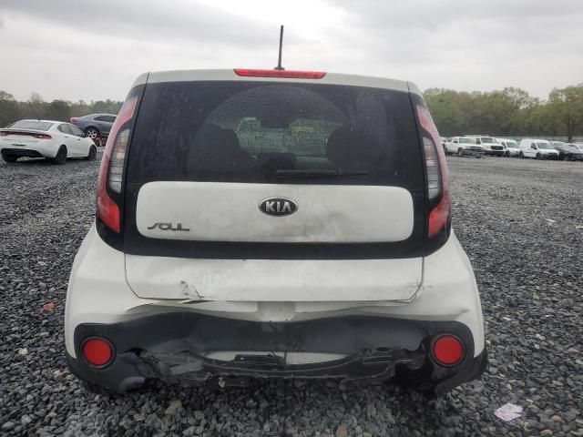 KNDJN2A2XJ7506266 - 2018 KIA SOUL WHITE photo 6