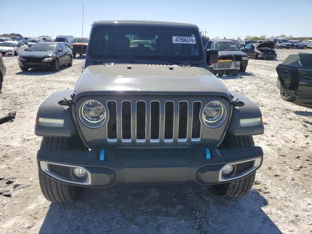 1C4JJXP66NW232658 - 2022 JEEP WRANGLER U SAHARA 4XE GRAY photo 5