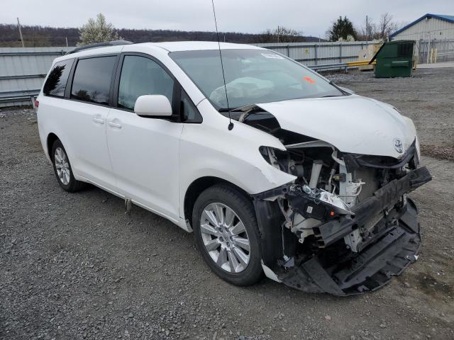 5TDJK3DC6BS011007 - 2011 TOYOTA SIENNA LE WHITE photo 4