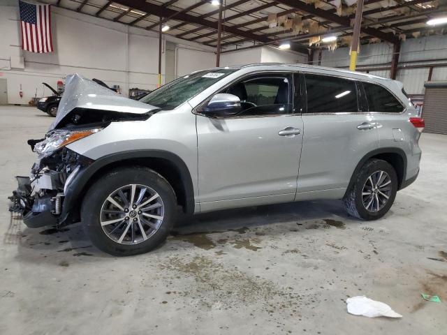 5TDKZRFH9HS192043 - 2017 TOYOTA HIGHLANDER SE SILVER photo 1