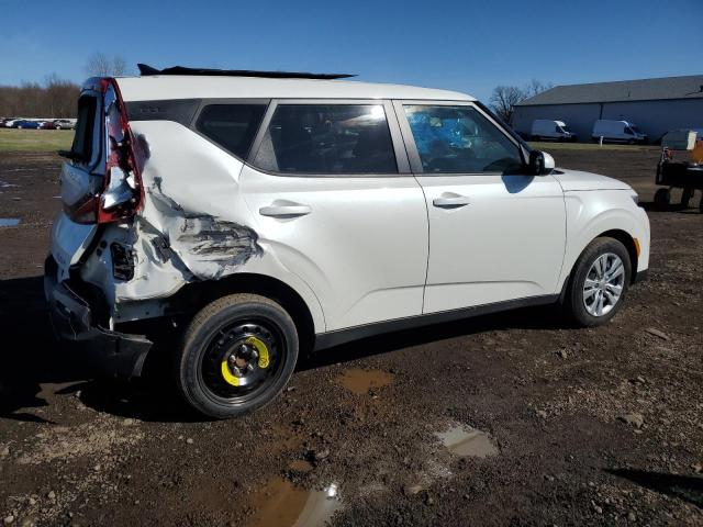 KNDJ23AU8L7702709 - 2020 KIA SOUL LX WHITE photo 3