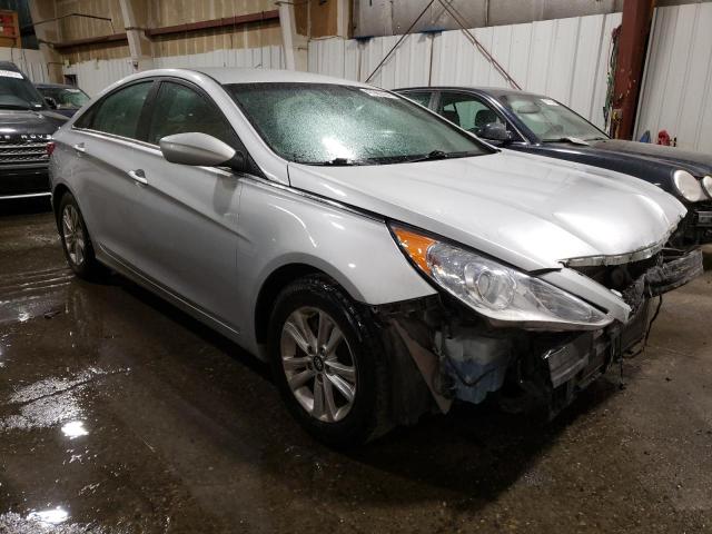 5NPEB4AC9DH747671 - 2013 HYUNDAI SONATA GLS SILVER photo 4