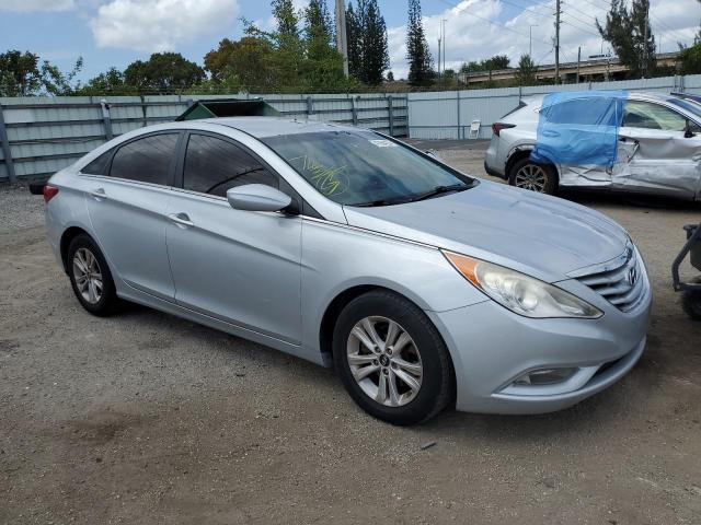 5NPEB4AC3DH771075 - 2013 HYUNDAI SONATA GLS SILVER photo 4