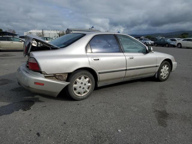 1HGCD5636VA125412 - 1997 HONDA ACCORD LX TAN photo 3