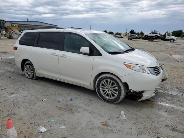 5TDYZ3DC2HS803237 - 2017 TOYOTA SIENNA XLE WHITE photo 4