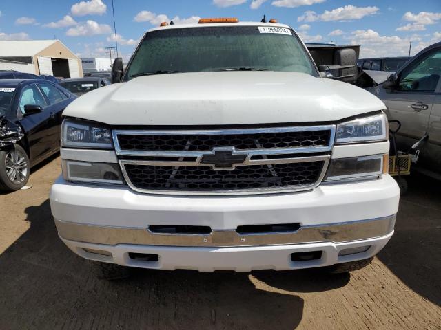 1GCJK33D07F168517 - 2007 CHEVROLET SILVERADO K3500 WHITE photo 5