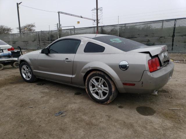 1ZVHT80N085172173 - 2008 FORD MUSTANG GRAY photo 2