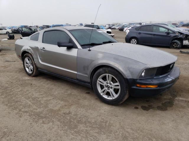 1ZVHT80N085172173 - 2008 FORD MUSTANG GRAY photo 4