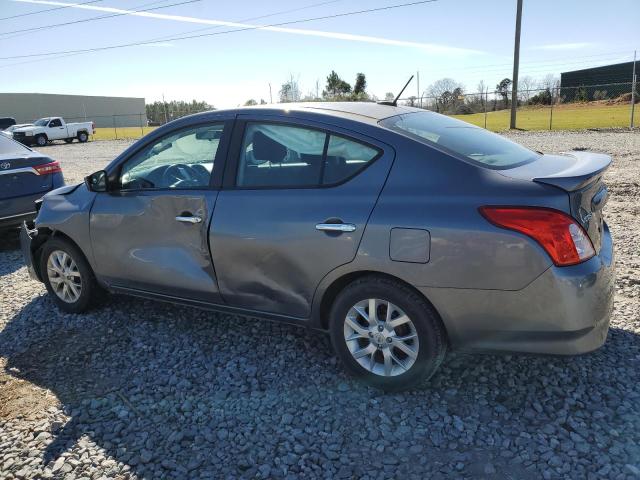 3N1CN7AP0JL827135 - 2018 NISSAN VERSA S 灰色 照片 2