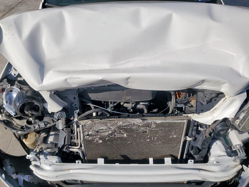 YV440MDR7H2130033 - 2017 VOLVO XC60 T5 DYNAMIC თეთრი ფოტო 11