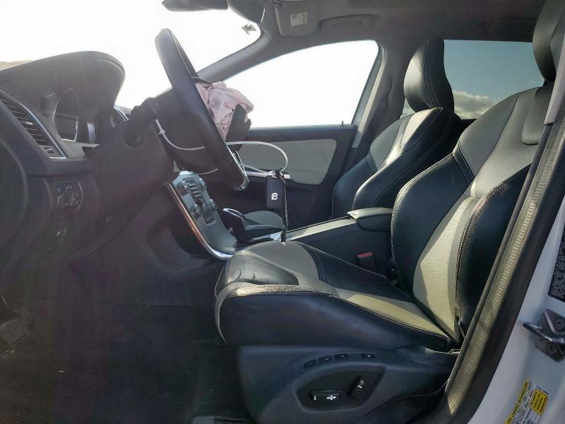 YV440MDR7H2130033 - 2017 VOLVO XC60 T5 DYNAMIC თეთრი ფოტო 7