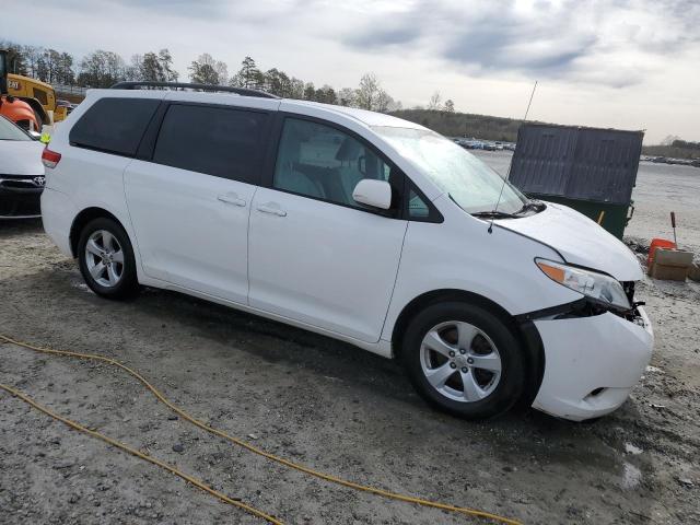 5TDKK3DC0CS221236 - 2012 TOYOTA SIENNA LE WHITE photo 4