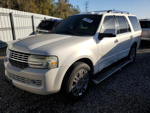 5LMFU27588LJ00944 - 2008 LINCOLN NAVIGATOR WHITE photo 1