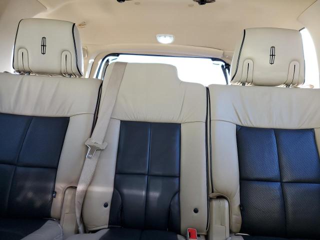 5LMFU27588LJ00944 - 2008 LINCOLN NAVIGATOR WHITE photo 10
