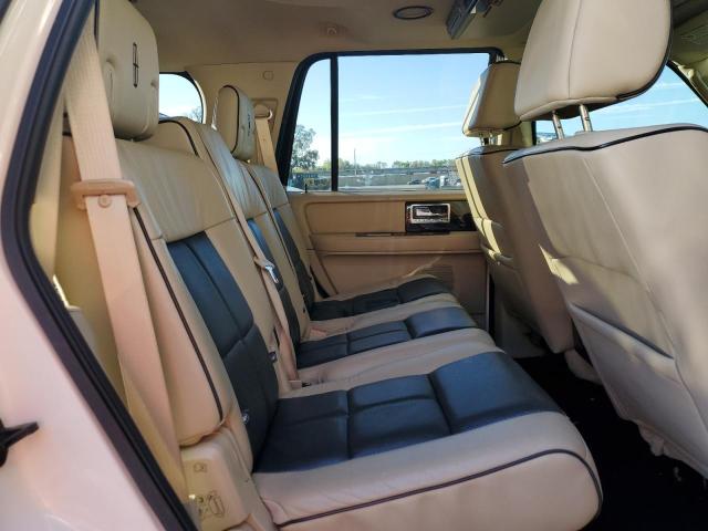 5LMFU27588LJ00944 - 2008 LINCOLN NAVIGATOR WHITE photo 11