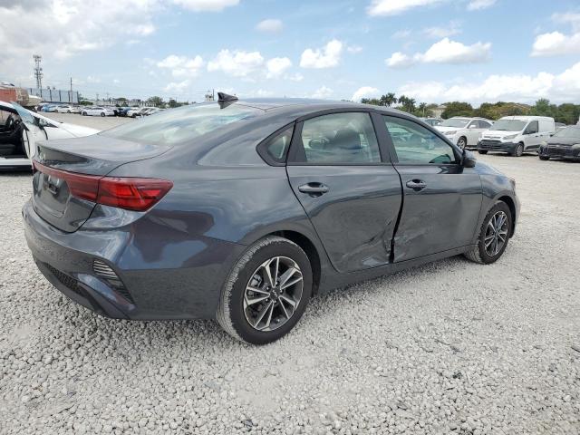 3KPF24AD6RE742257 - 2024 KIA FORTE LX GRAY photo 3