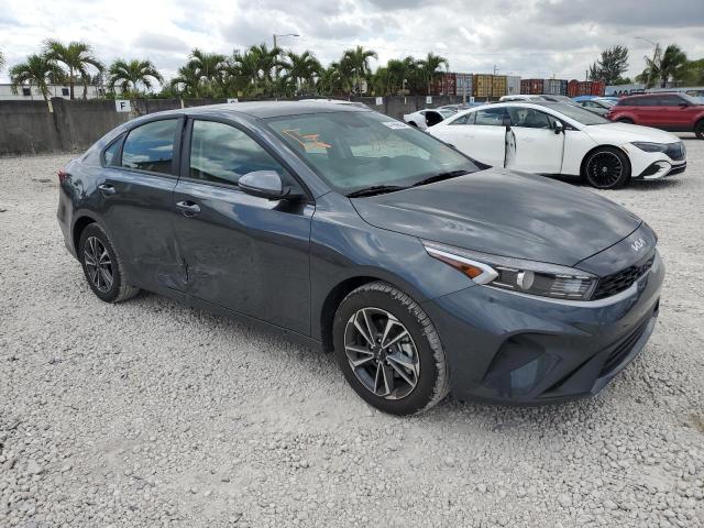 3KPF24AD6RE742257 - 2024 KIA FORTE LX GRAY photo 4