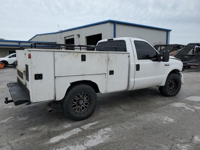 1FTNF20S12EA91710 - 2002 FORD F250 SUPER DUTY WHITE photo 3